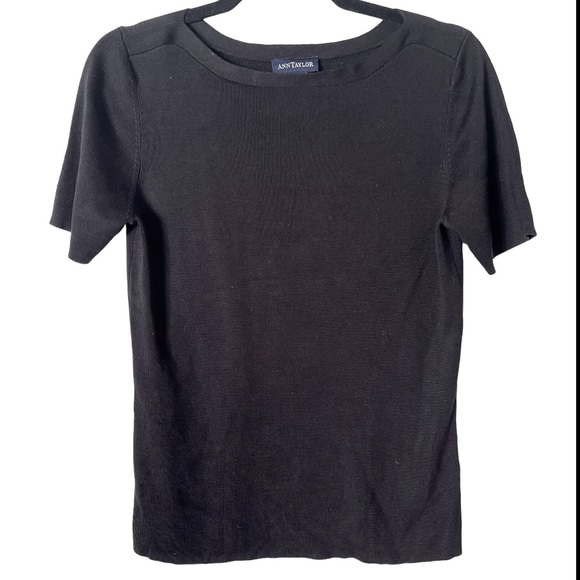 Ann‎ Taylor Black 100% Silk Knit Crewneck Short Sleeve Top - Picture 1 of 6